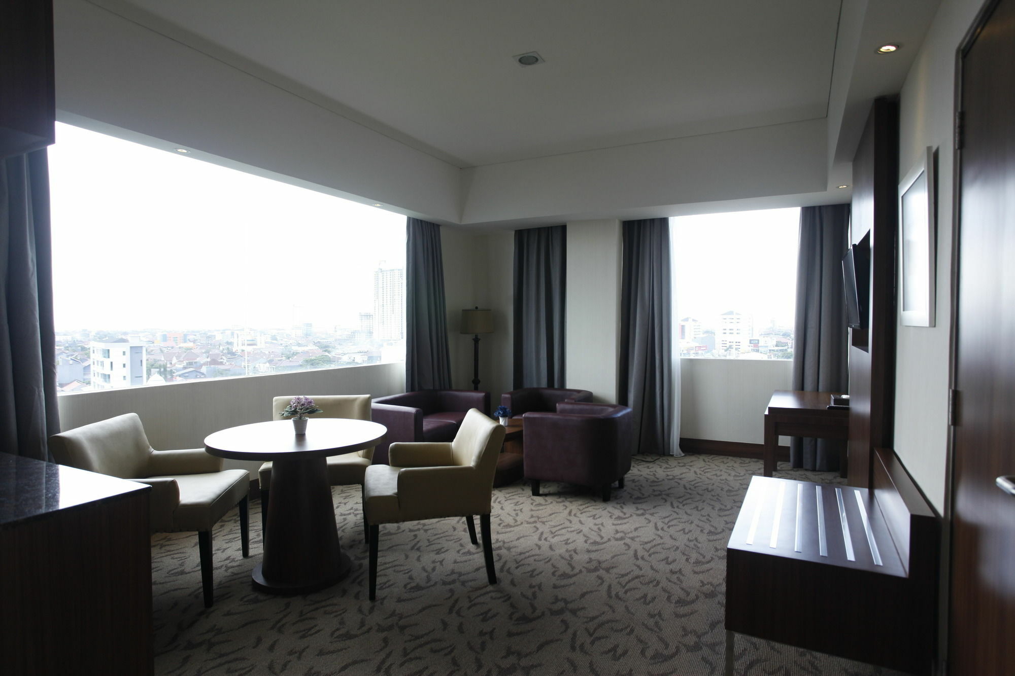 Demelia Hotel Makassar Exterior photo